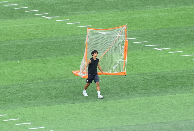 并提升了他